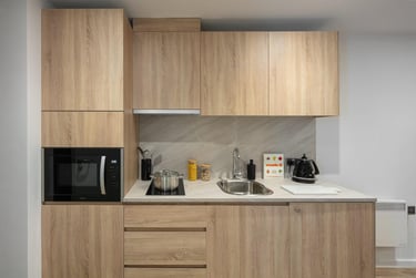1 bed studio, Leylands Road, City Centre, Leeds, LS27EP - Image 1